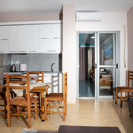 Colombo'S Apartment Влёра Экстерьер фото